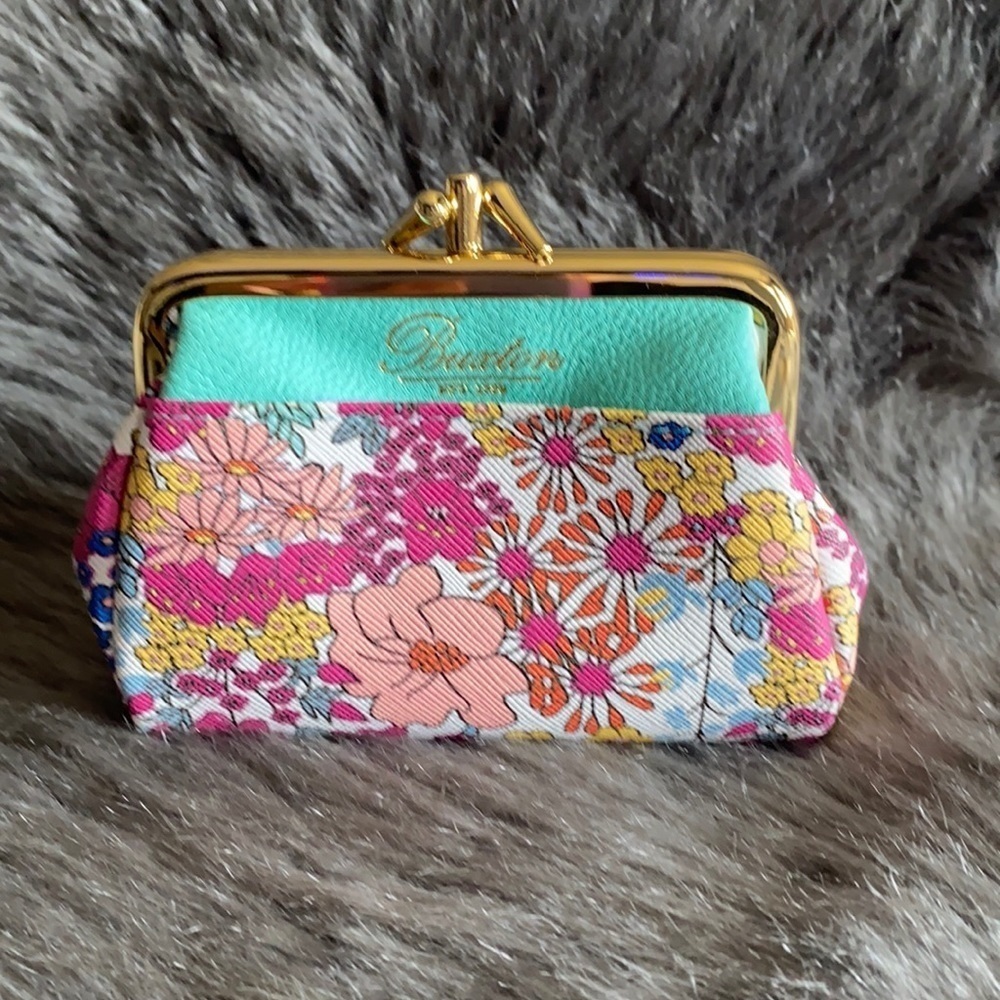 Adorable Buxton Floral coin purse